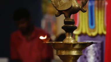 Hint Tapınağı 'ndaki mum alevi Diwali Dini Festivali' nde..