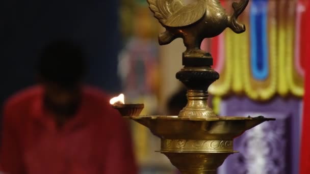 Nyala Lilin Close Kuil India Pada Festival Agama Diwali — Stok Video