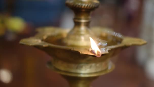 Plamen Svíčky Zblízka Indickém Chrámu Náboženském Festivalu Diwali — Stock video