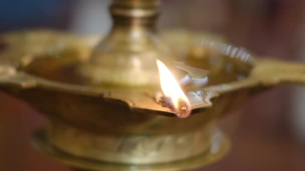 Plamen Svíčky Zblízka Indickém Chrámu Náboženském Festivalu Diwali — Stock video
