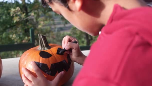 Children Drawing Halloween Pumpkins — Stock Video