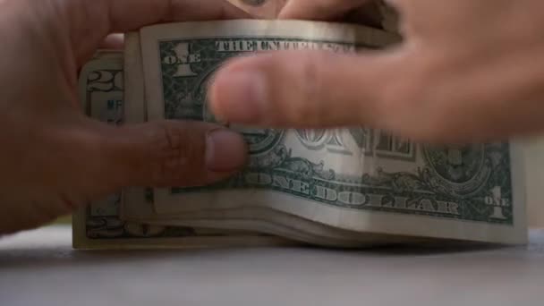 Uomo Contando Dollari Bollette — Video Stock