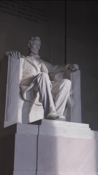 美国华盛顿特区林肯纪念馆内的亚伯拉罕 林肯雕像 — 图库视频影像