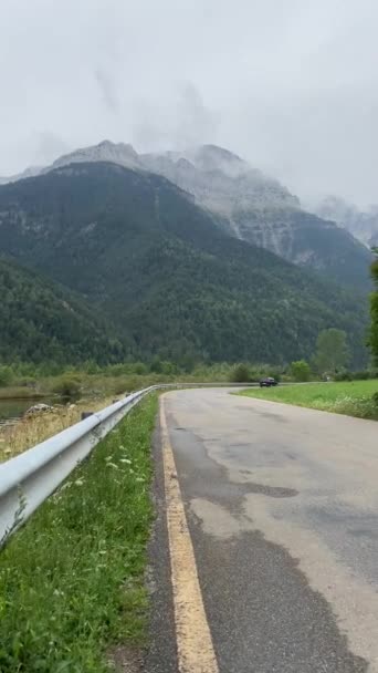 Punkt Widzenia Pustej Autostrady Krajobrazem Parku Narodowego — Wideo stockowe