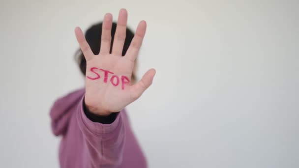 Conseguenze Violenza Domestica Abusi Mostrando Una Donna Con Graffi Visibili — Video Stock