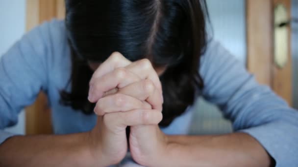 Lecture Prière Pieuses Une Femme Incarnent Foi Dieu Jésus Christ — Video