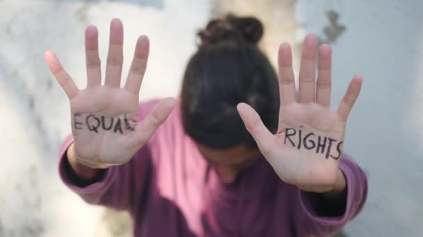 Mâinile Femeilor Textul Drepturi Egale — Videoclip de stoc