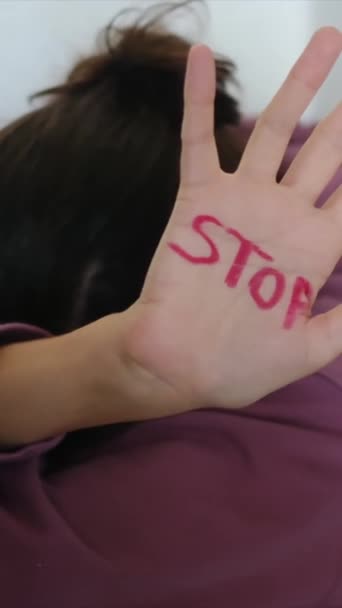 Стоп Слово Человеческой Руке — стоковое видео