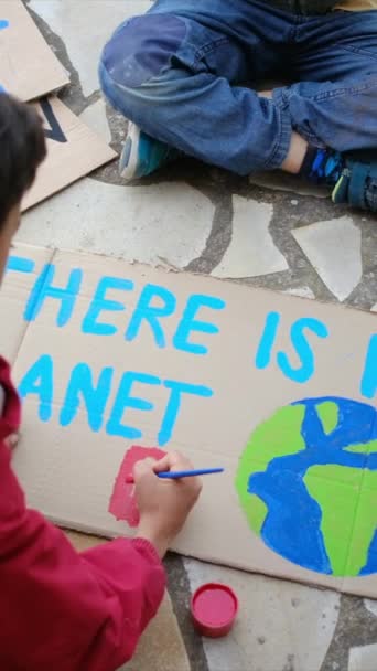 Koncepcja Zmiany Klimatu Ludzie Rysujący Tabliczki Protest — Wideo stockowe