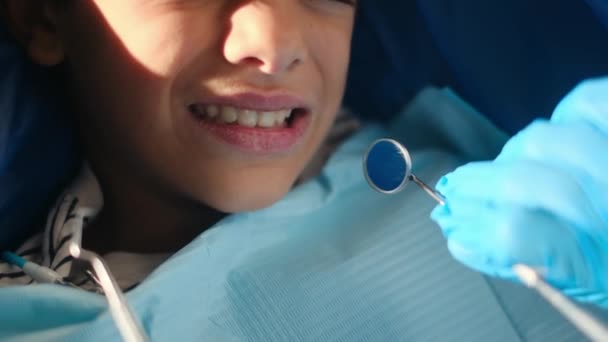 Dentist Examining Boy Teeth Dentistry Tools — Stock Video