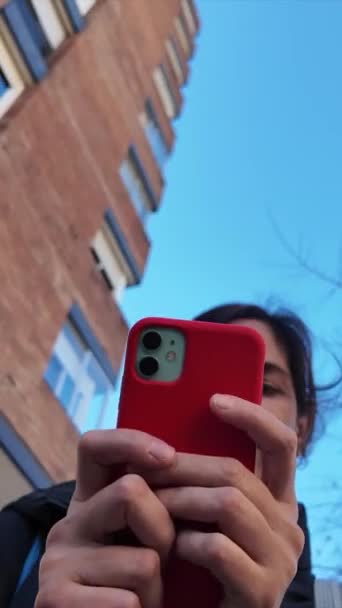 Femme Ville Avec Smartphone Concept Mode Vie Moderne — Video