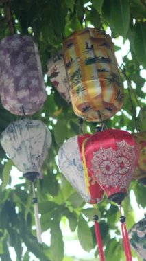 Akşamları renkli fenerler