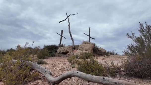 Stare Drewniane Krzyże Górach — Wideo stockowe