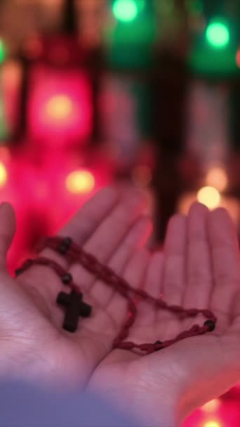 사람의 교회에서 십자가와 그리스도 종교와 마음챙김과 내면의 평화에 희망과 — 비디오