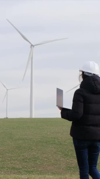 Woman Engineer Laptop Computer Working Countryside Wind Turbines — Vídeos de Stock