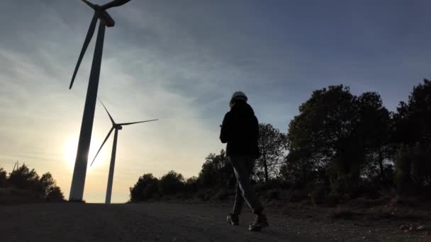 Young Woman Engineer Tablet Computer Checking Wind Turbines — Vídeo de Stock