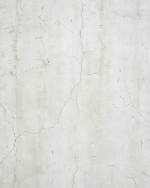 Kırık beyaz beton duvar dokusu, ince çatlaklar ve yıpranmış yüzey.