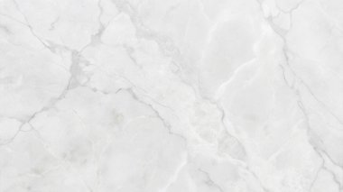 Zarif gri damarları ve parlak taş yüzeyli beyaz mermer dokusu