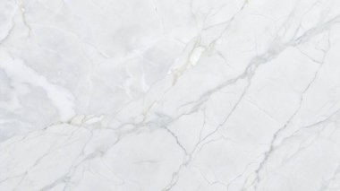 Zarif gri damarları ve parlak taş yüzeyli beyaz mermer dokusu