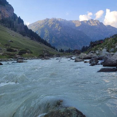 Dağların güzel manzarası