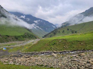 Tarsar Marsar Göl Yolu, Kaşmir