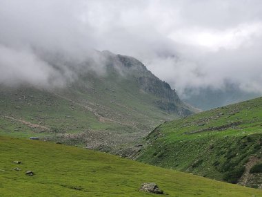 Tarsar Marsar Göl Yolu, Kaşmir