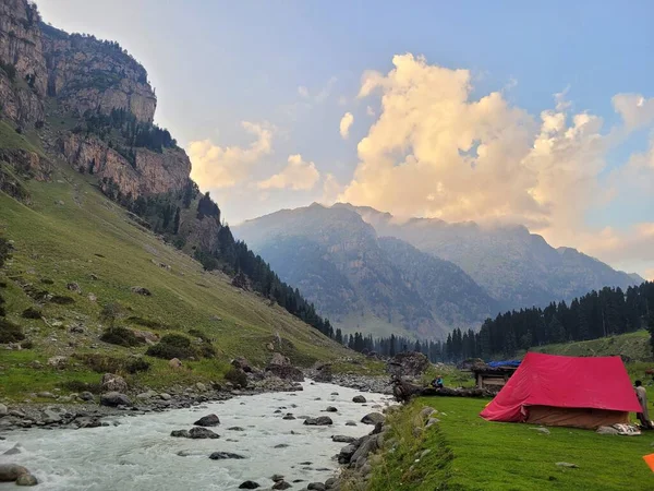 Stock image beautiful landscape with mountains and clouds