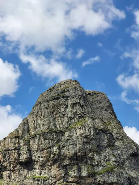 Dağların güzel manzarası