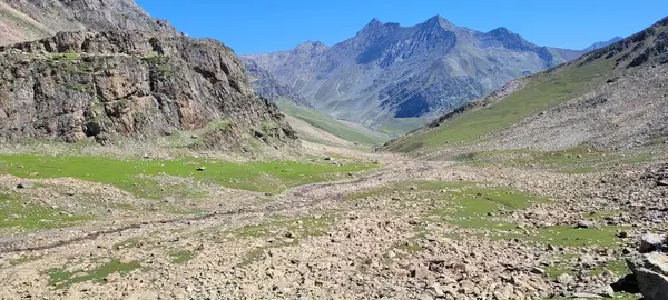 Bellissimo Paesaggio Delle Montagne Caucasiche — Foto Stock