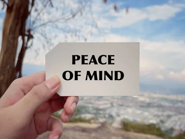 Motivierende Und Inspirierende Formulierungen Peace Mind Auf Einem Papier Geschrieben — Stockfoto