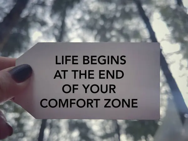 Motivierende Und Inspirierende Formulierungen Das Leben Beginnt Ende Ihrer Komfortzone — Stockfoto
