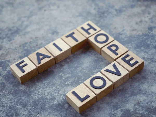 Motivatív Inspiráló Megfogalmazás Kereszténység Fogalma Faith Reménység Szeretet Szavak Fablokkokra Stock Kép
