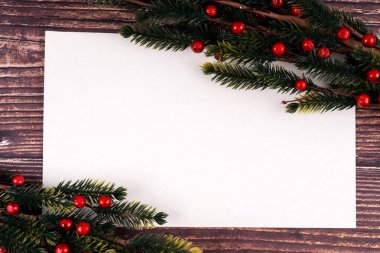 Noel ökseotu ve kopya alanı için boş beyaz kağıt