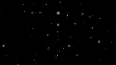 Kar taneleri düştü ve gökyüzüne saçıldı. Romantik bir atmosferin ortasında. Video arkaplanda kullanılır..