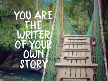 Motivasyon verici ve ilham verici bir alıntın var. Kendi hikayenin metni geçmişinin yazarı sensin. Stok fotoğrafı.