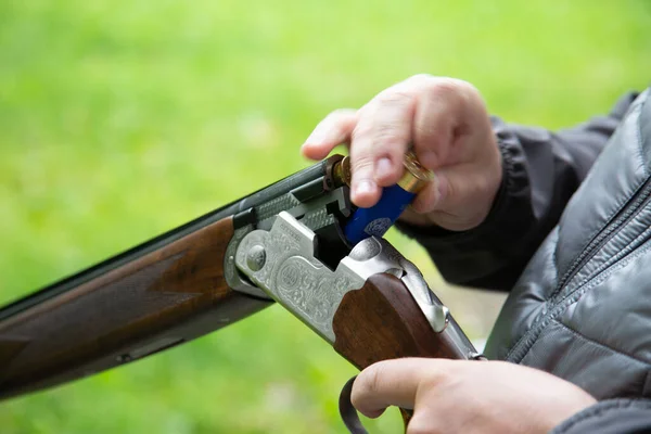 Украина Киев Сентября 2022 Skeet Shooting Man Shooting Target Outdoor — стоковое фото