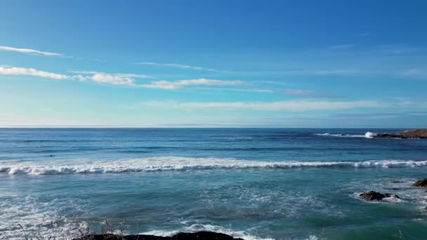 从西班牙科鲁纳的凯昂海岸看到的海景和滚滚波浪 — 图库视频影像