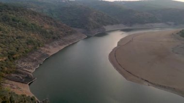 Aliste Nehri 'nin Kaleli Hava Panoraması