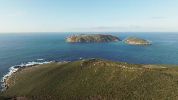 Archipiélago Impresionante Vista Isla Sisargas Grande Rodeada Azul Océano Cristalino — Vídeos de Stock