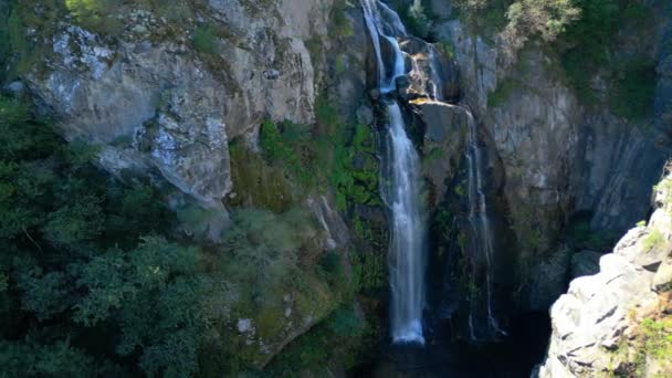 Fervenza Toxa Toxa Waterfall Sett Från Luften Sommaren Silleda Pontevedra — Stockvideo