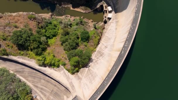 Flying Concrete Wall Belesar Dam Minho River Lugo Spain Inglés — Vídeo de stock