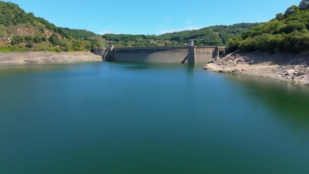 Flying Artificial Reservoir Minho River Encoro Belesar Dalam Bahasa Inggris — Stok Video