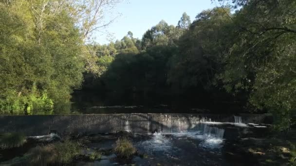 Embankment Anllons River Corua Galizia Spagna Colpo Aereo Pullback — Video Stock