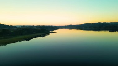 Cambre, A Corua, İspanya 'daki Encoro de Cecebre Barajı' nın Idyllic Manzarası. Geniş Hava Görüntüsü