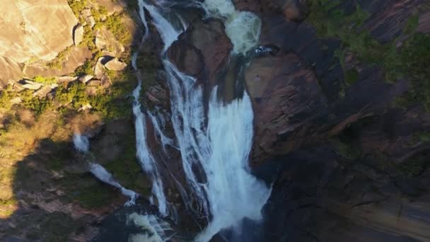 Вид Зверху Водоспад Крутими Скелями Езаро Дамбрія Іспанія Повітряний Безпілотник — стокове відео