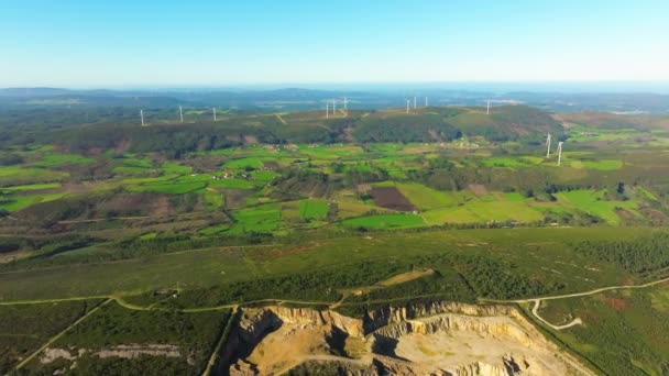 Панорама Вітроелектростанції Сільська Місцевість Кар Єрний Майданчик Влітку Corua Іспанія — стокове відео