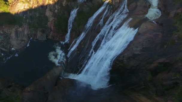 Wodospady Ezaro Górzystym Obszarze Rzeki Xallas Dumbrii Corua Hiszpania Strzał — Wideo stockowe