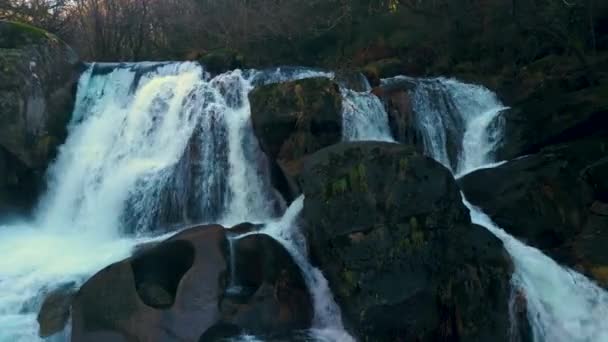 Water Rushing Boulders Fervenza Noveira Waterfalls Noveira Corua Spain Close — Stock Video
