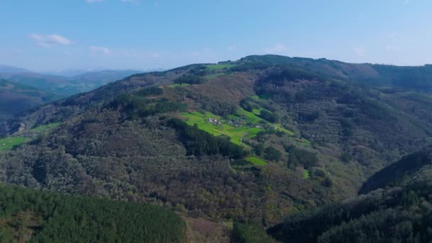 Fonsagrada Town Forested Mountain Lugo España Disparo Aéreo — Vídeo de stock