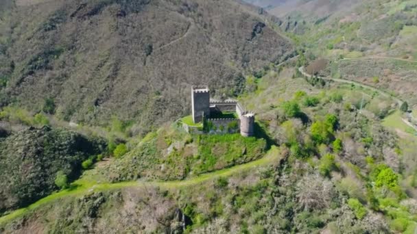 Castillo Doiras Colina Las Orillas Del Río Cancelada Cervantes España — Vídeo de stock